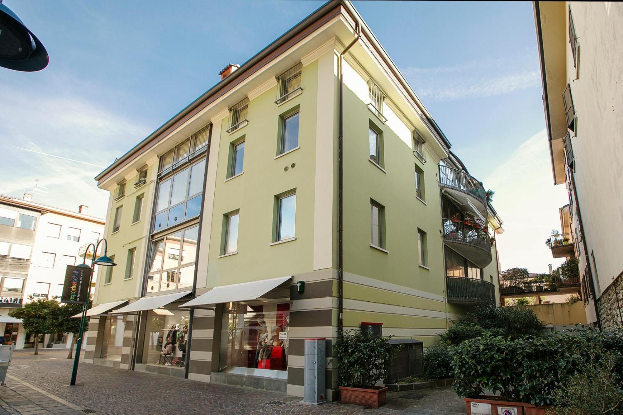 Riva Centro Apartment - Happy Rentals Екстериор снимка