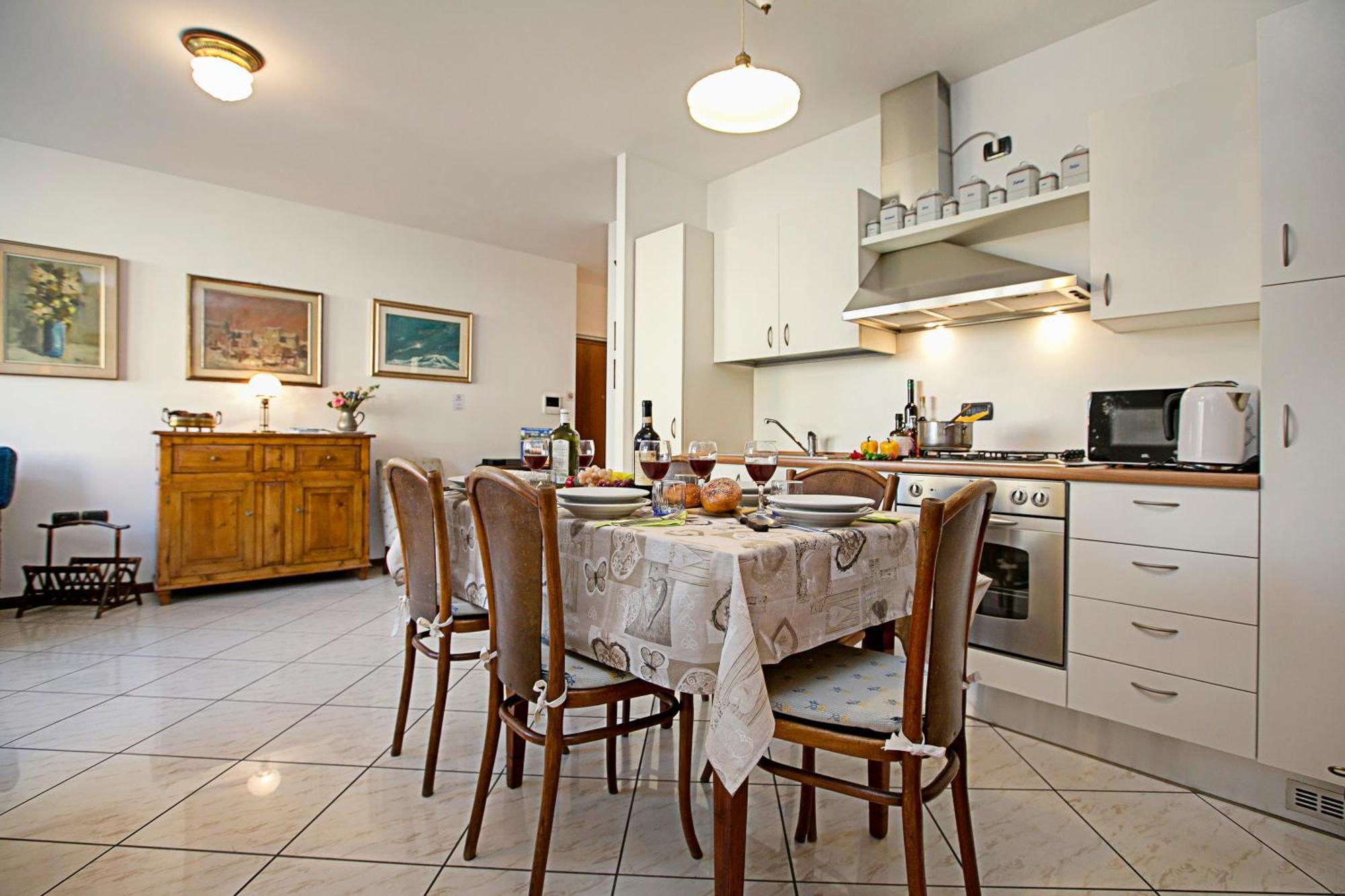 Riva Centro Apartment - Happy Rentals Екстериор снимка